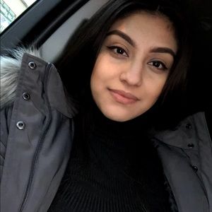 Meet your Posher, Yajaira